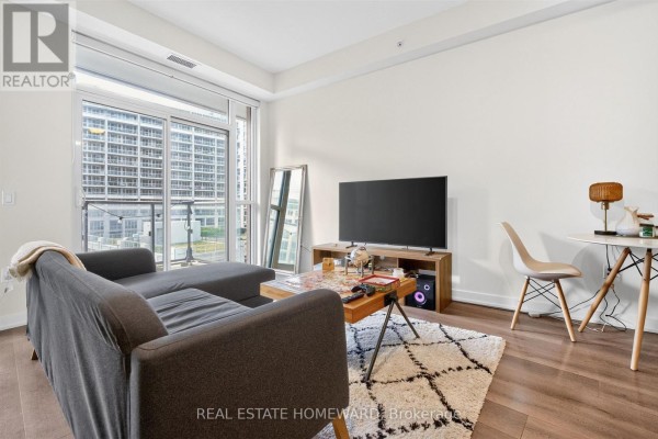 Dining room - 721 - 38 Iannuzzi Street, Toronto, ON M5V0S2 Photo 2