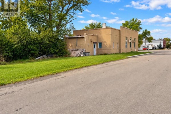 721 Broadway Road, Standard, AB T0J3G0 Photo 3