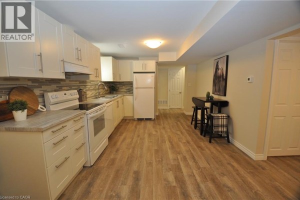 Living room - 721 Limeridge Road E Unit# Basement, Hamilton, ON L8W1A3 Photo 3