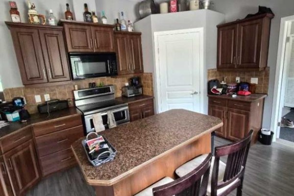 Living room - 721023 Range Road 113, Beaverlodge, AB T0H0C0 Photo 3