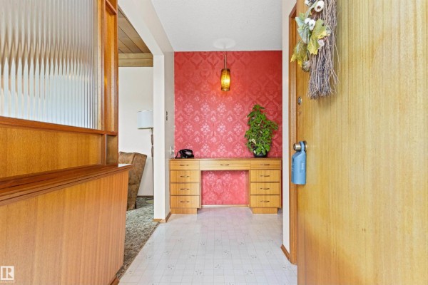 Kitchen - 7211 140 Av Nw, Edmonton, AB T5C2M6 Photo 3