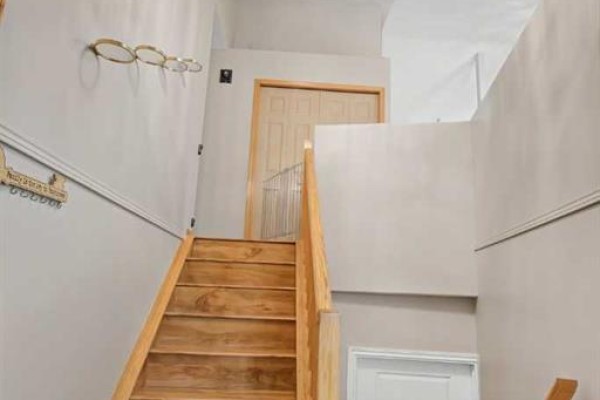 4pc Bathroom - 7212 California Boulevard Ne, Calgary, AB T1Y6X5 Photo 4