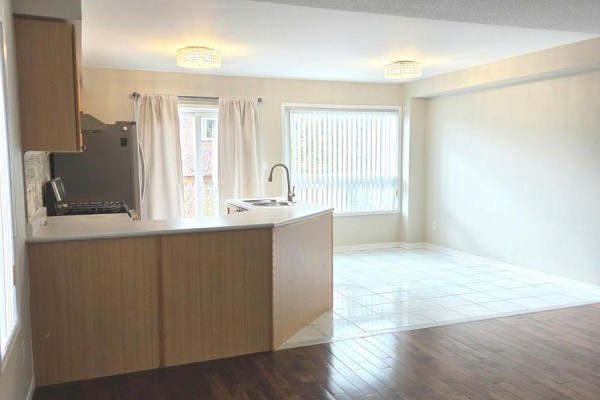 7212 Sedan Square, Mississauga, ON L5W1K3 Photo 3
