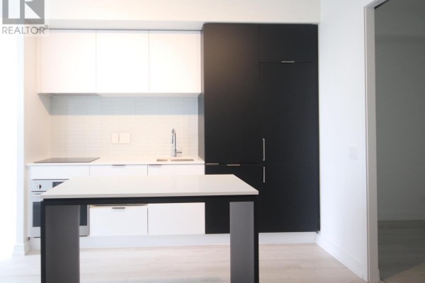 Kitchen - 722 - 33 Helendale Avenue, Toronto, ON M4R0A4 Photo 3