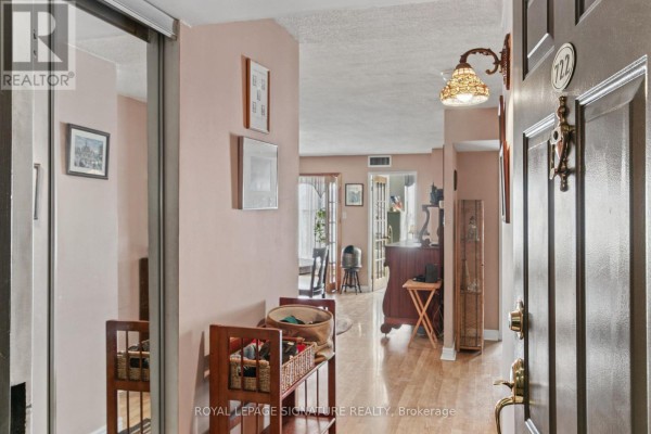 Primary Bedroom - 722 - 65 Scadding Avenue, Toronto, ON M5A4L1 Photo 4