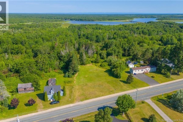 722 Des Acadiens Boulevard, Bertrand, NB E1W1G8 Photo 2