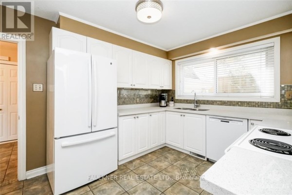 Bathroom - 722 Echo Drive Drive, Ottawa, ON K1S1P3 Photo 5