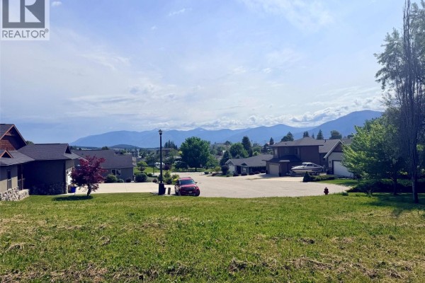 722 Mountain Springs Crescent, Creston, BC V0B1G5 Photo 5