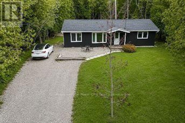 Bedroom - 7221 6 Highway, Northern Bruce Peninsula, ON N0H2R0 Photo 3