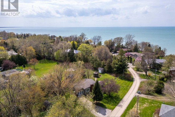 72234 Lakeshore Drive, Bluewater, ON, photo 2