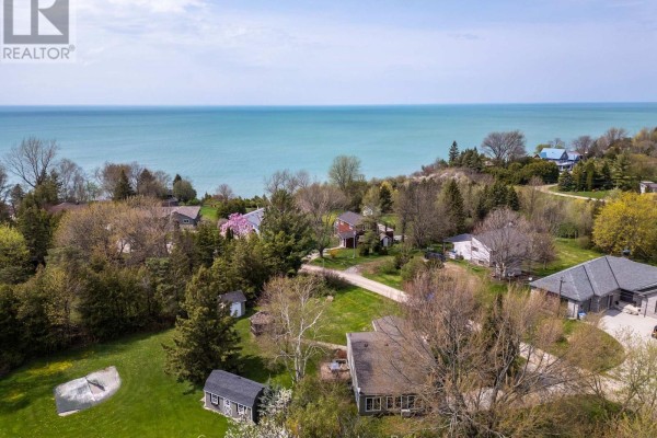 72234 Lakeshore Drive, Bluewater, ON, photo 3