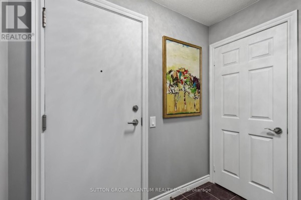 Den - 723 - 5233 Dundas Street W, Toronto, ON M9B6M1 Photo 5