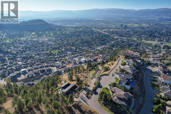 723 Forestridge Lane, Kelowna, BC V1V2Y3 Photo 2