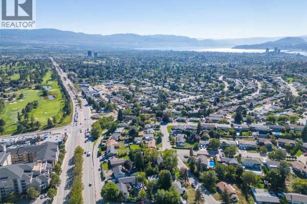 723 Glenburn Street, Kelowna, BC, photo 3