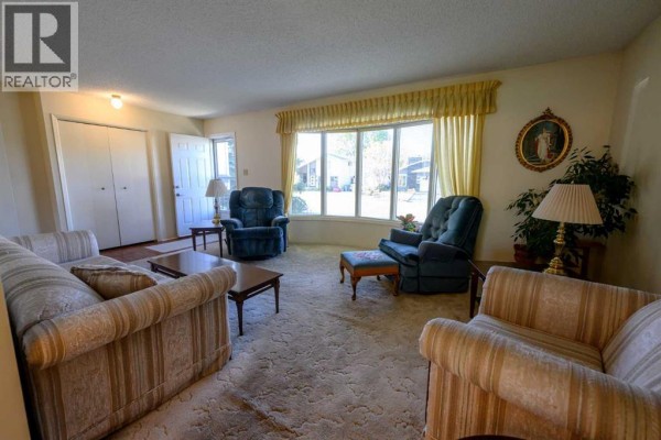 7231 Patterson Drive, Grande Prairie, AB, photo 2