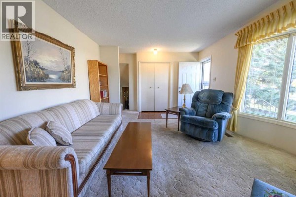 7231 Patterson Drive, Grande Prairie, AB, photo 3