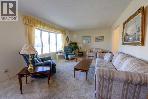 Bedroom - 7231 Patterson Drive, Grande Prairie, AB T8V5A2 Photo 5