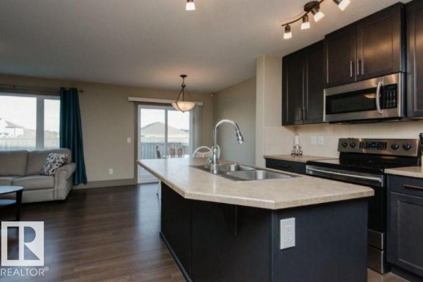 Kitchen - 7233 Armour Cr Sw, Edmonton, AB T6W2S1 Photo 3