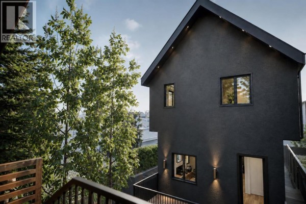 1pc Bathroom - 724 18 Avenue Nw, Calgary, AB T2M0V1 Photo 5