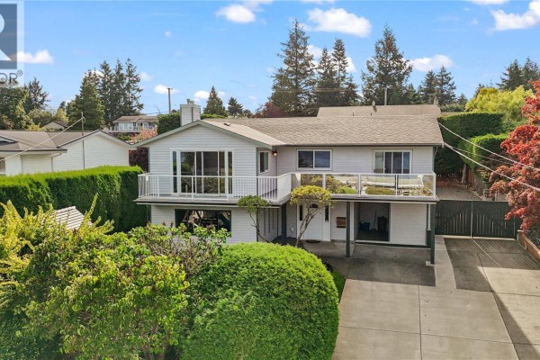 724 Galerno Rd, Campbell River, BC, photo 2