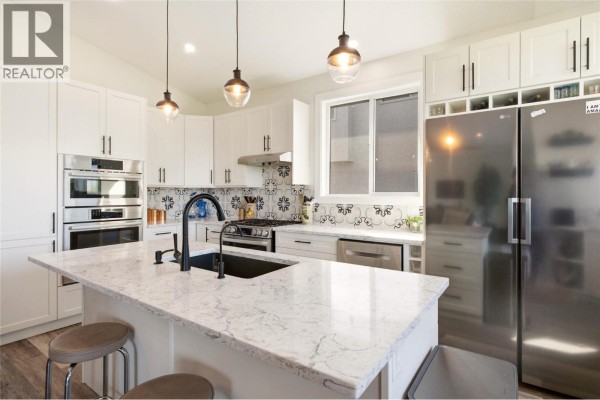 Recreation room - 724 Lone Pine Drive, Kelowna, BC V1P1A1 Photo 5