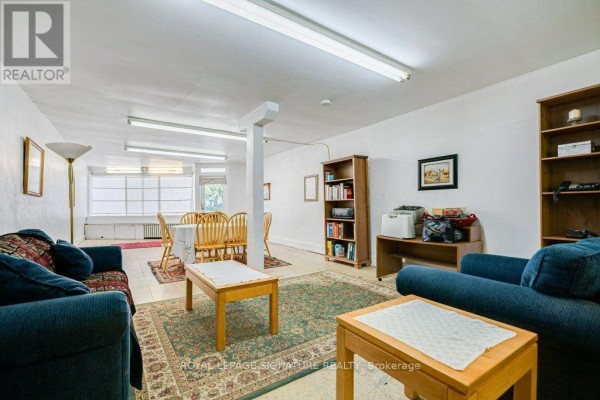724 Vaughan Road, Toronto, ON, photo 3
