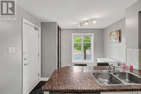Eating area - 724a Chapman Mills Drive, Ottawa, ON K2J3V2 Photo 4