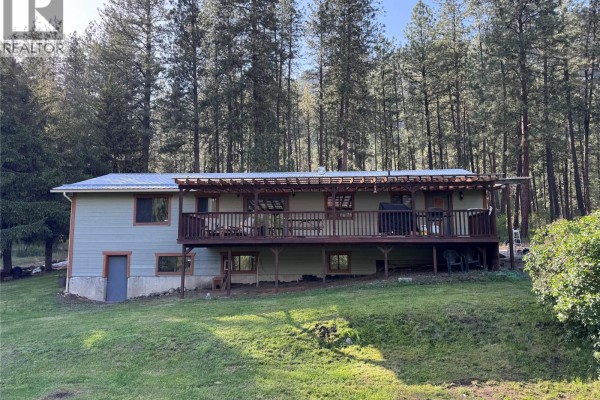 Laundry room - 725 3 Highway, Cascade, BC V0H1E0 Photo 3