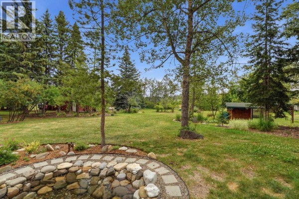 Kitchen - 725 Calkins Place, Diamond Valley, AB T0L2A0 Photo 5