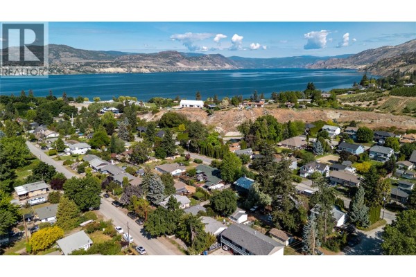 4pc Bathroom - 725 Ritchie Avenue, Naramata, BC V0H1N0 Photo 2