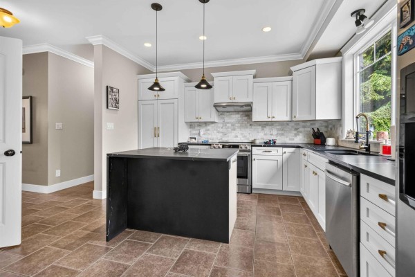 Kitchen - 7250 Marble Hill Road, Eastern Hillsides, Chilliwack, BC V4Z0A3 Photo 3