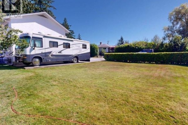 7251 Hazelton Street, Powell River, BC, photo 2