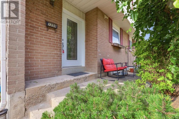 Bedroom 3 - 7259 Sills Road, Mississauga, ON L4T2K2 Photo 3