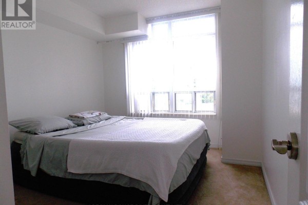 Primary Bedroom - 726 - 3650 Kingston Road, Toronto, ON M1M3X9 Photo 5