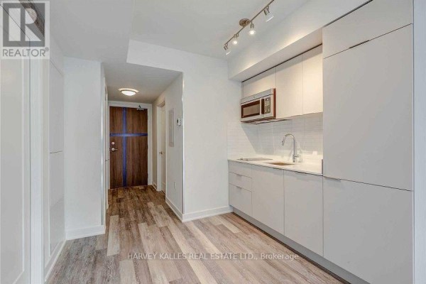 726 - 576 Front Street W, Toronto, ON M5V0P8 Photo 5