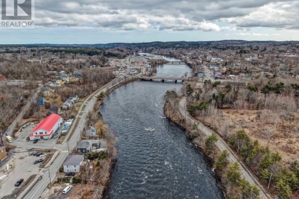 726 Lahave Street, Bridgewater, NS B4V4E4 Photo 4