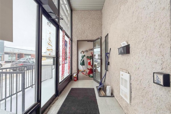 726 Main Street, Birtle, MB R0M0C0 Photo 5