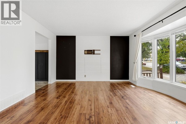 4pc Bathroom - 726 Mcintosh Street N, Regina, SK S4R5Z4 Photo 4