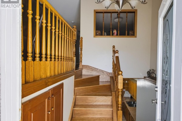 Kitchen - 726 Sandison Street N, Windsor, ON N9E4T2 Photo 4