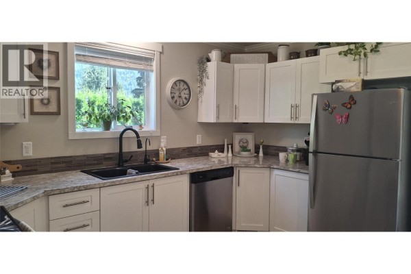 4pc Bathroom - 726 Whitehead Street, Sicamous, BC V0E2V1 Photo 3