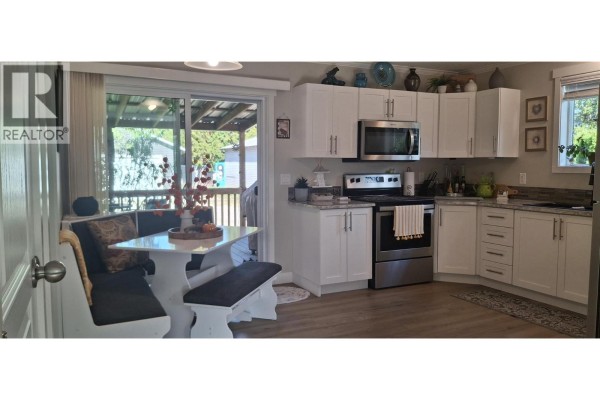 Primary Bedroom - 726 Whitehead Street, Sicamous, BC V0E2V1 Photo 5