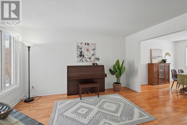 727 Brome Crescent, Ottawa, ON, photo 2