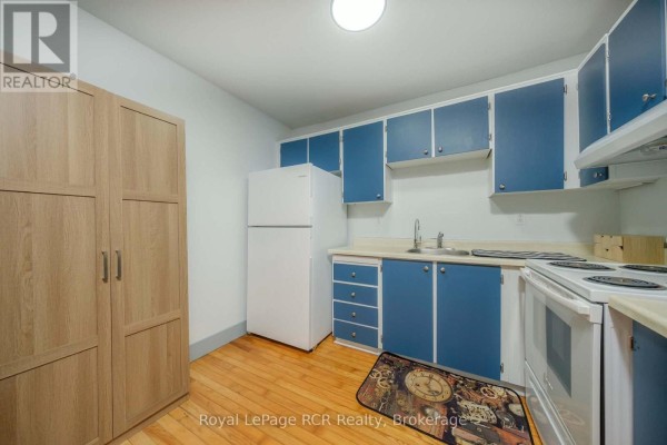 Kitchen - 727 Johnston Crescent, Kincardine, ON N2Z1S5 Photo 4