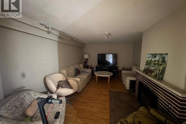 7273 Braeside Drive, Burnaby, BC V5A1E9 Photo 2