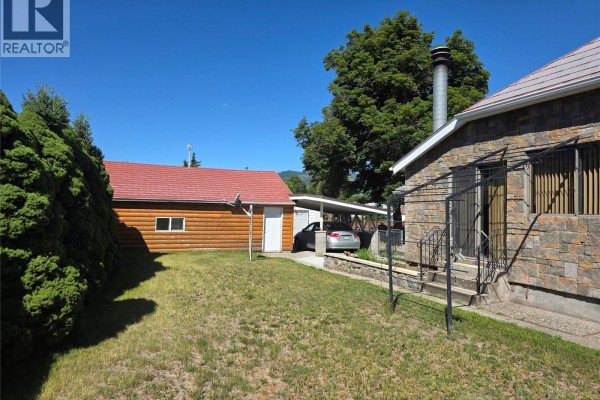 Foyer - 7277 8th Street, Grand Forks, BC V0H1H0 Photo 5
