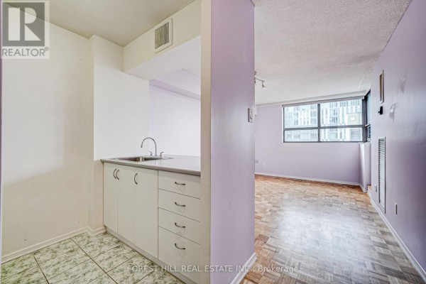 728 - 60 St. Patrick Street, Toronto, ON M5T2X5 Photo 5