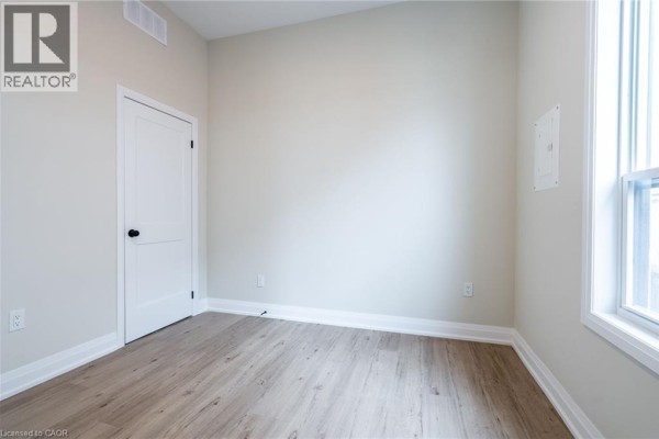 Living room - 728 Eleventh Avenue Unit# B, Hamilton, ON L8T2K8 Photo 5