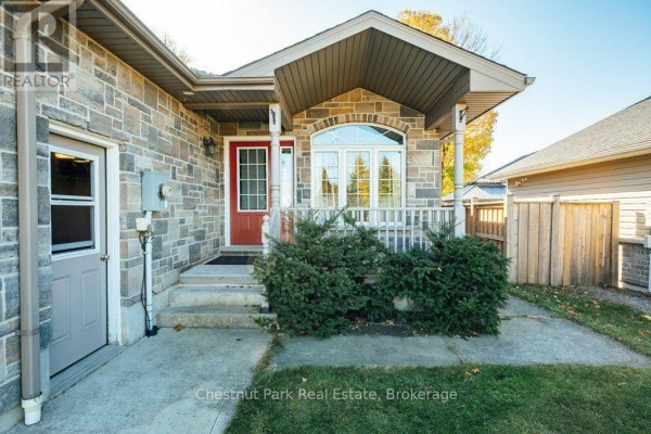 728 Elgin Street, Saugeen Shores, ON N0H2C4 Photo 2