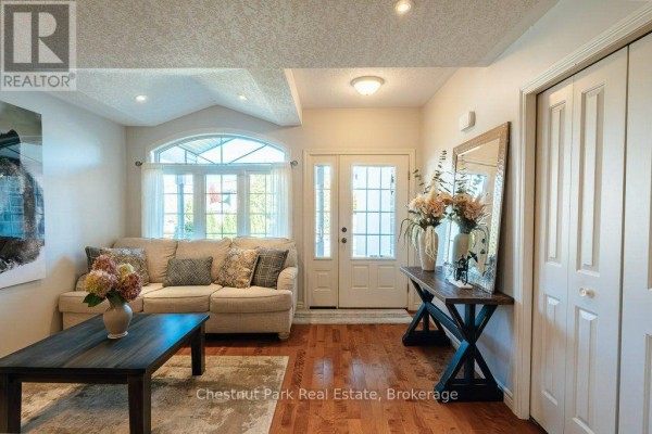 728 Elgin Street, Saugeen Shores, ON N0H2C4 Photo 4
