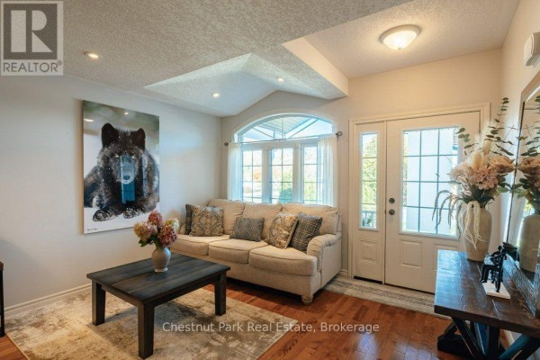 728 Elgin Street, Saugeen Shores, ON N0H2C4 Photo 5